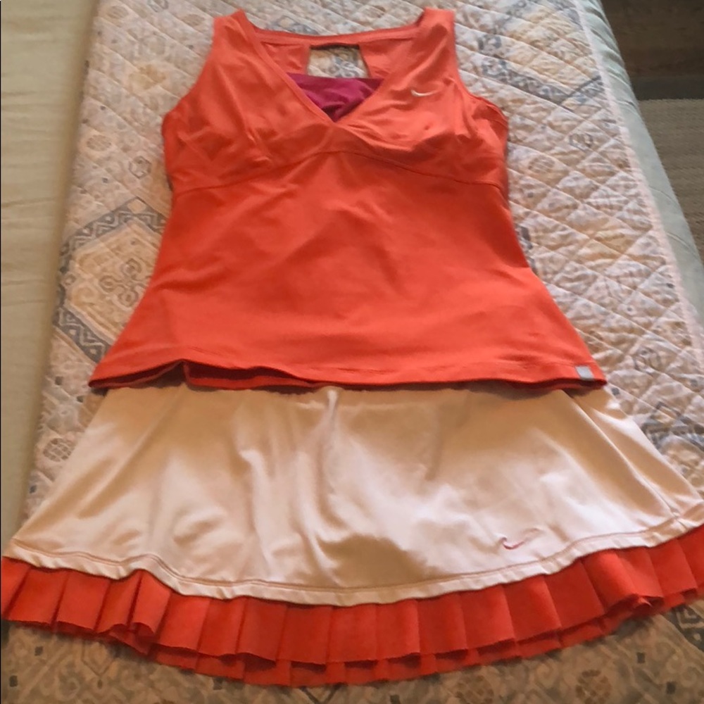 Tangerine, pink and white Nike Tennis outfit